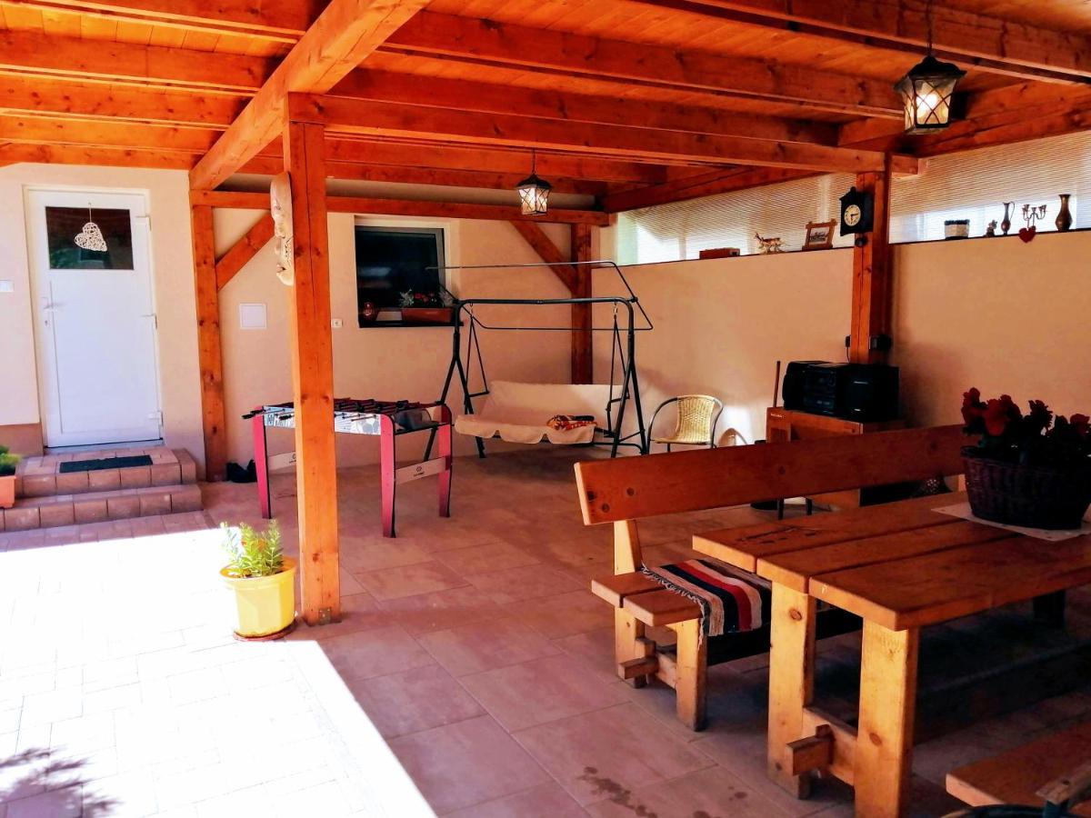 Apartman Paula -Dovolenka Pri Aquaparku Lipótszentmiklós Kültér fotó